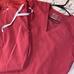 Size large figs jogger scrubs set in burgundy, excellent condition!